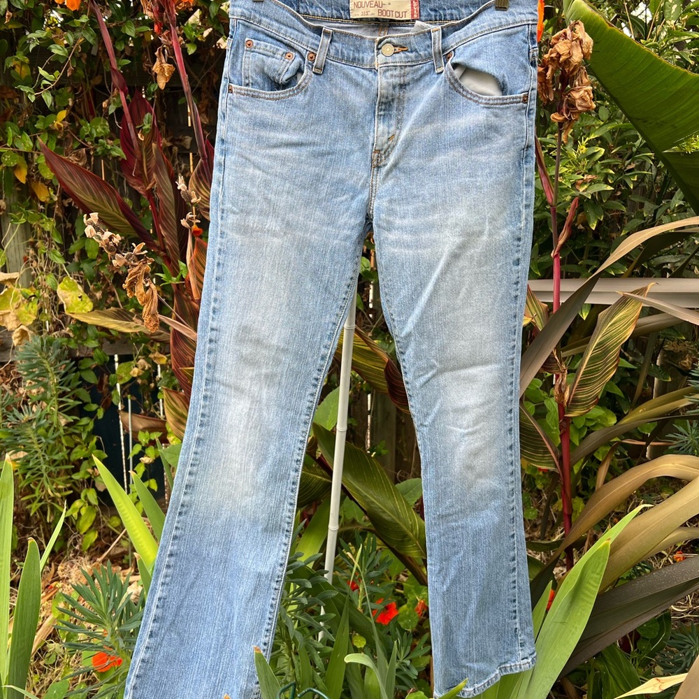 **SOLD**Levi Strauss & Co. Nouveau 515 Bootcut Size 8/Medium